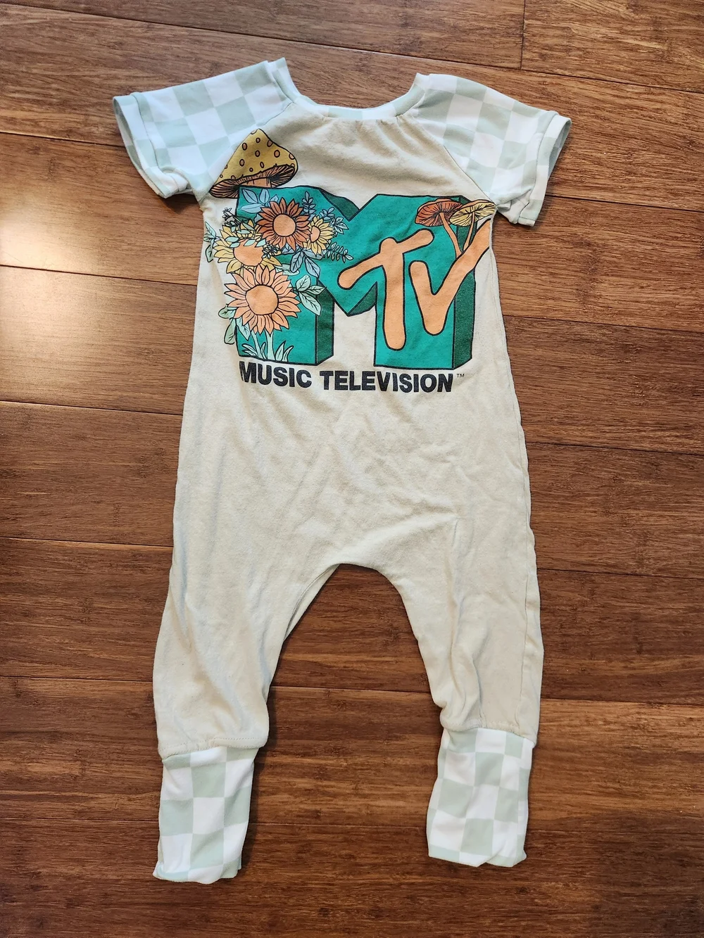 MTV Graphic Baby Girl Boy Short Sleeve Pants One Piece Romper Mint & Cream, 2T